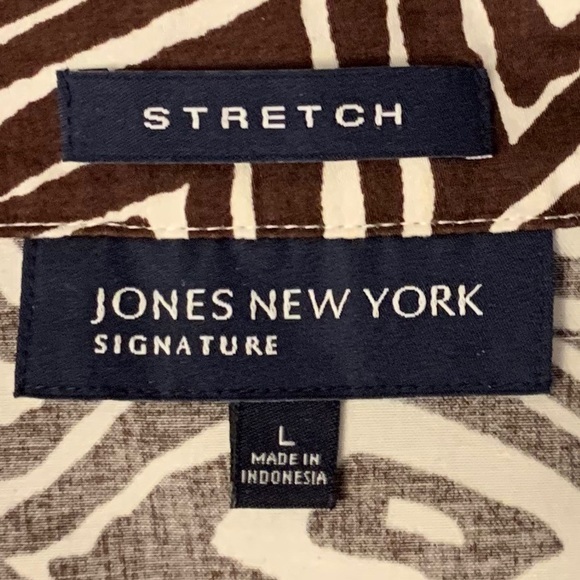 Jones brown and white abstract pullover top. - Picture 6 of 8